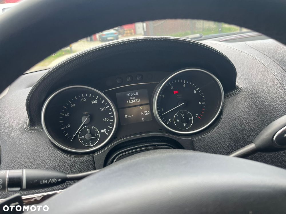 Mercedes-Benz GL 500 4Matic 7G-TRONIC - 12