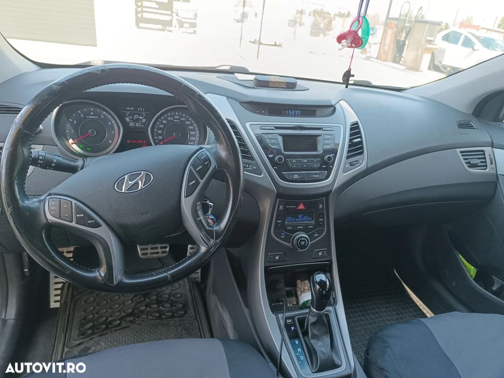 Hyundai Elantra 1.6 MPi Aut. Exclusive - 11