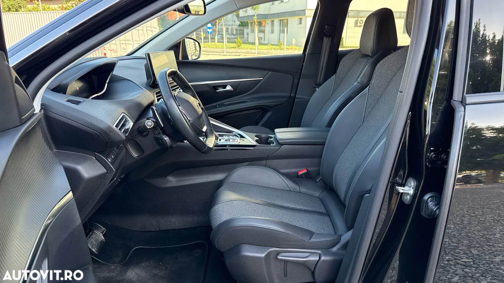 Peugeot 3008 1.2 PureTech 130 EAT8 Allure Pack - 28