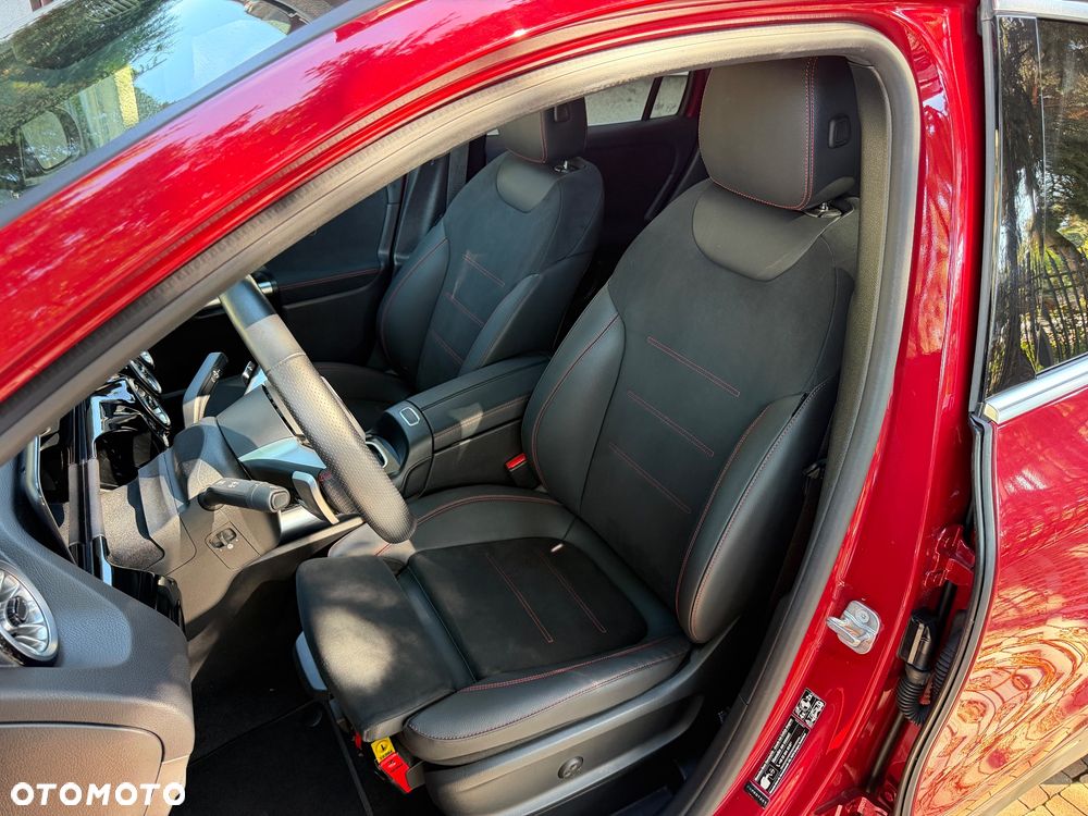 Mercedes-Benz GLA 200 AMG Line - 14