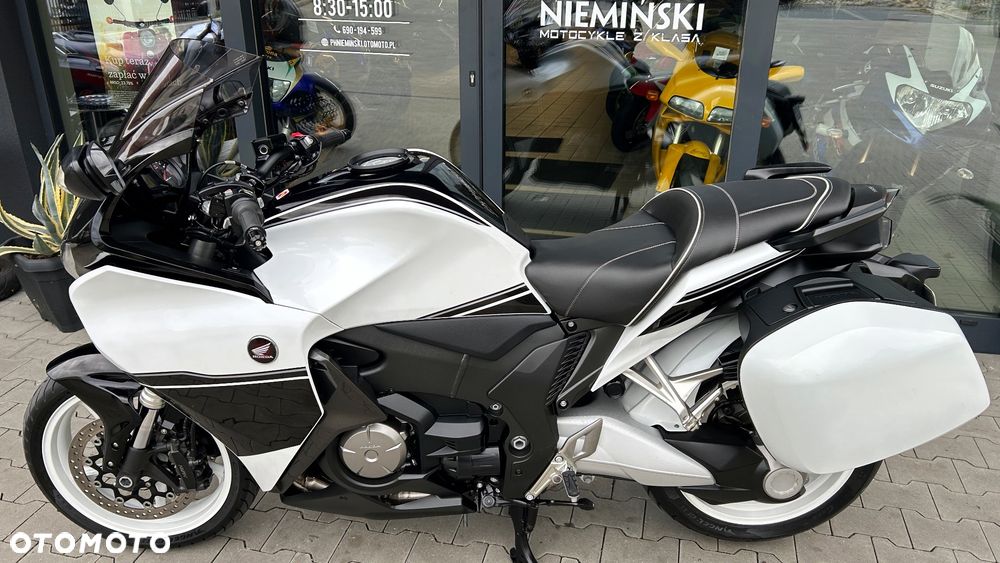 Honda VFR - 27