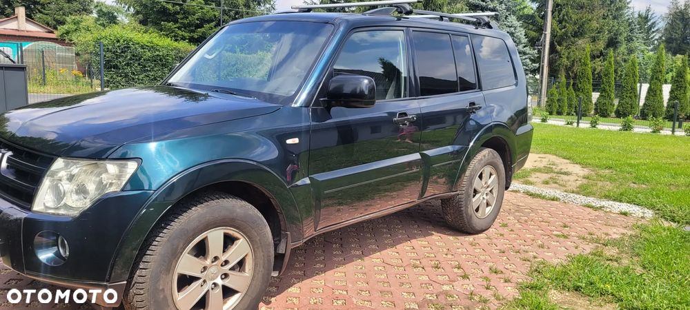 Mitsubishi Pajero - 21
