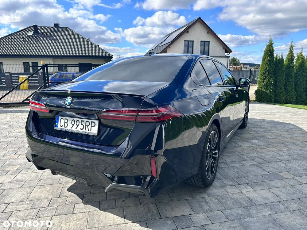 BMW Seria 5 M550i xDrive - 19