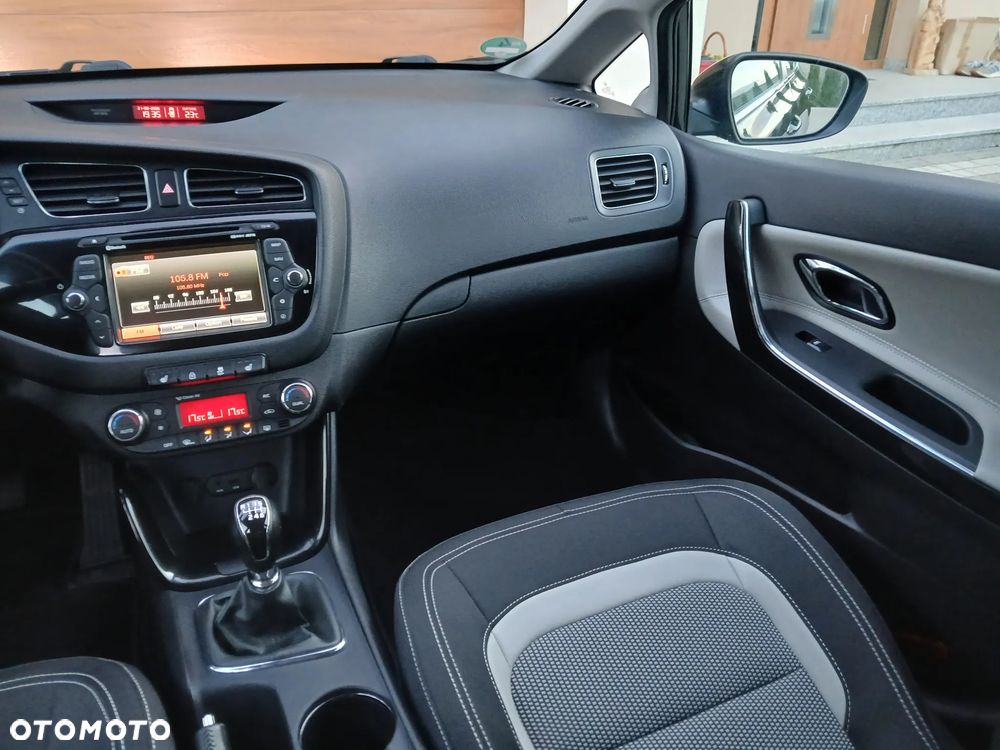 Kia Ceed 1.6 GDI Platinum Edition - 23