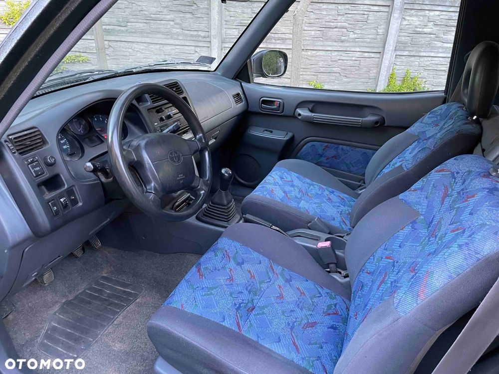 Toyota RAV4 2.0 - 9