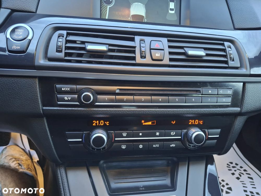 BMW Seria 5 520d - 28