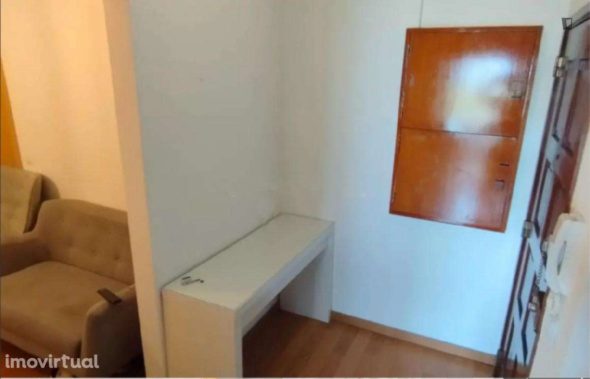 Quarto - localizado em Arregaça Coimbra - Grande imagem: 4/5