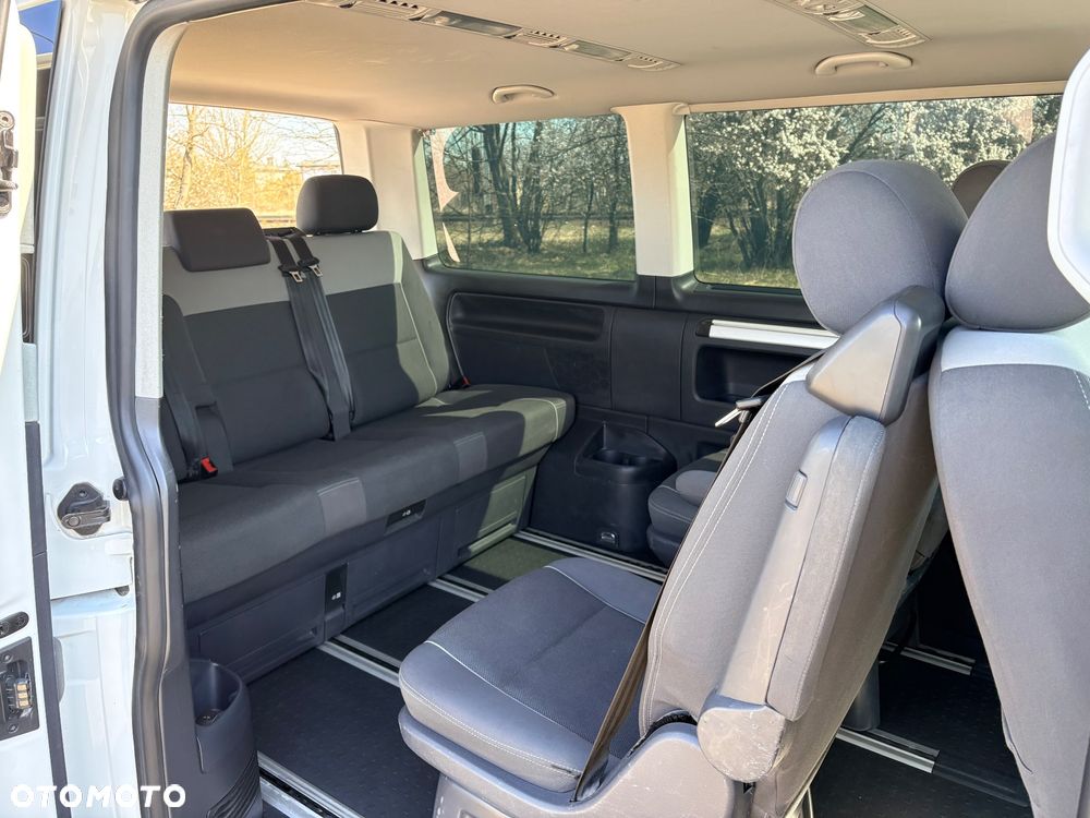 Volkswagen Multivan - 11