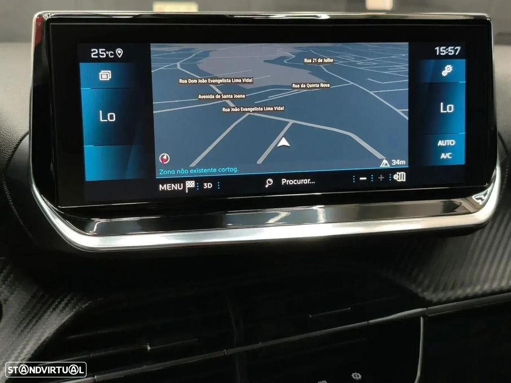 Peugeot 2008 1.5 BlueHDi Allure EAT8 - 29