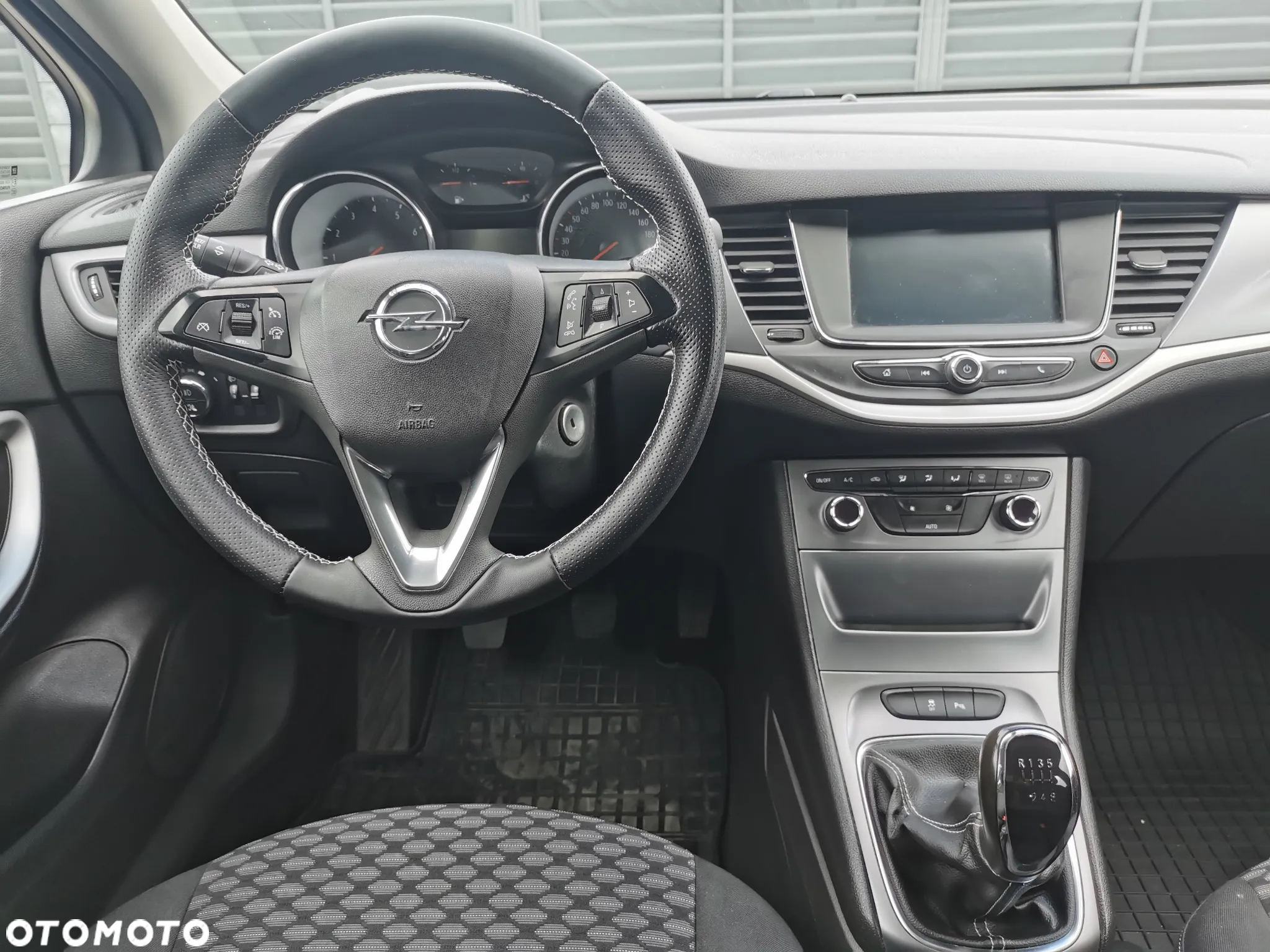 Opel Astra V 1.4 T Enjoy - 21