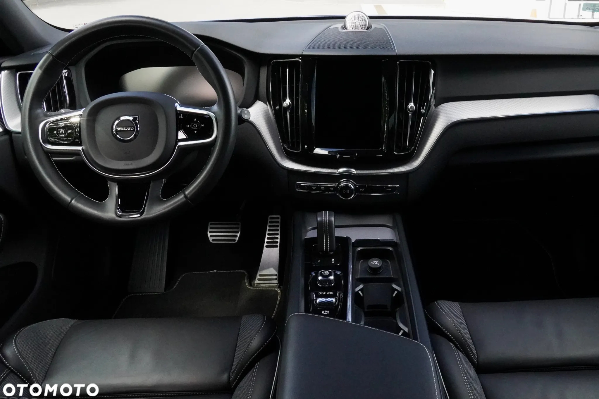 Volvo XC 60 D5 AWD R-Design - 16