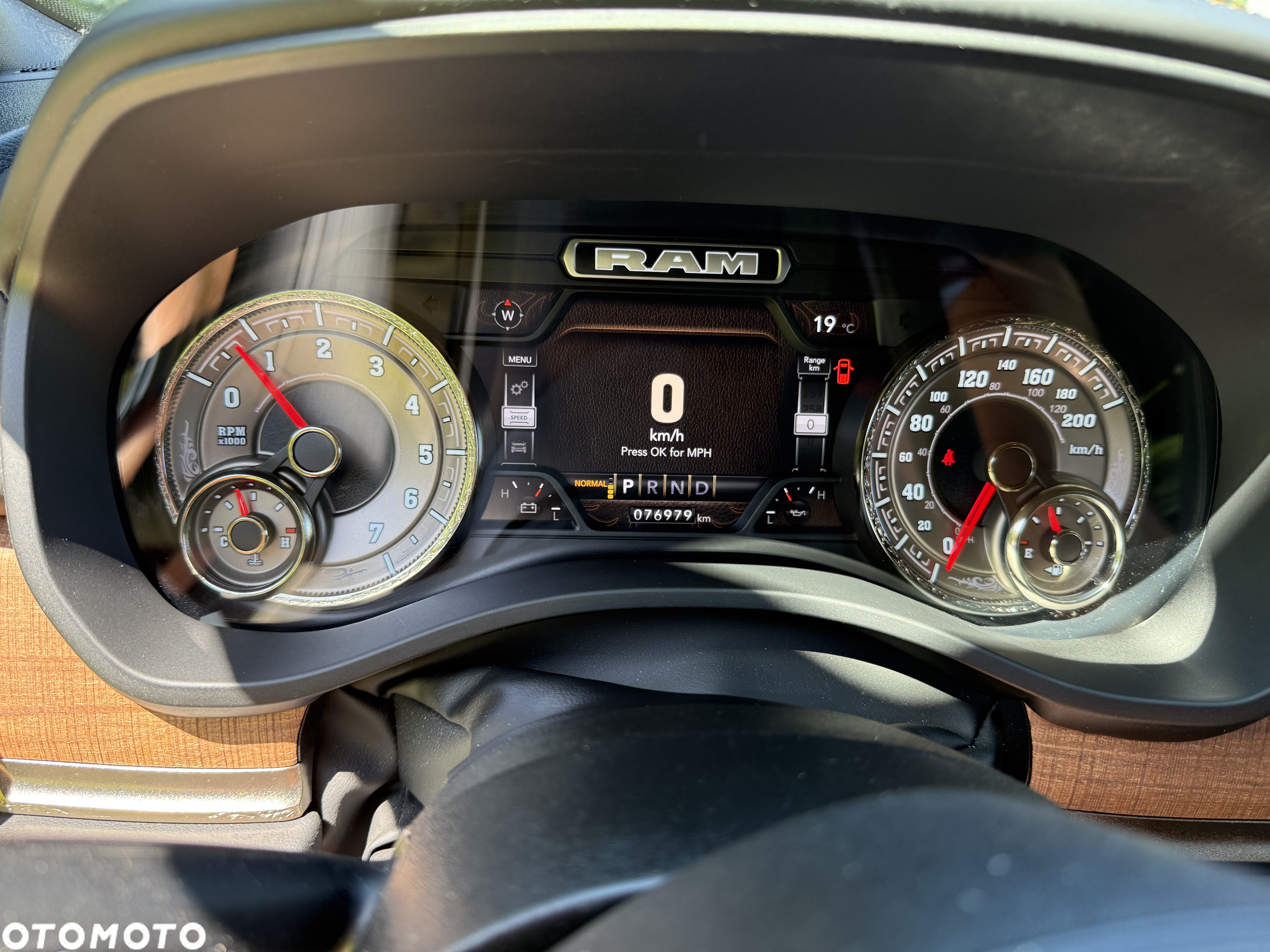 RAM 1500 5.7 Crew Cab Longhorn - 12