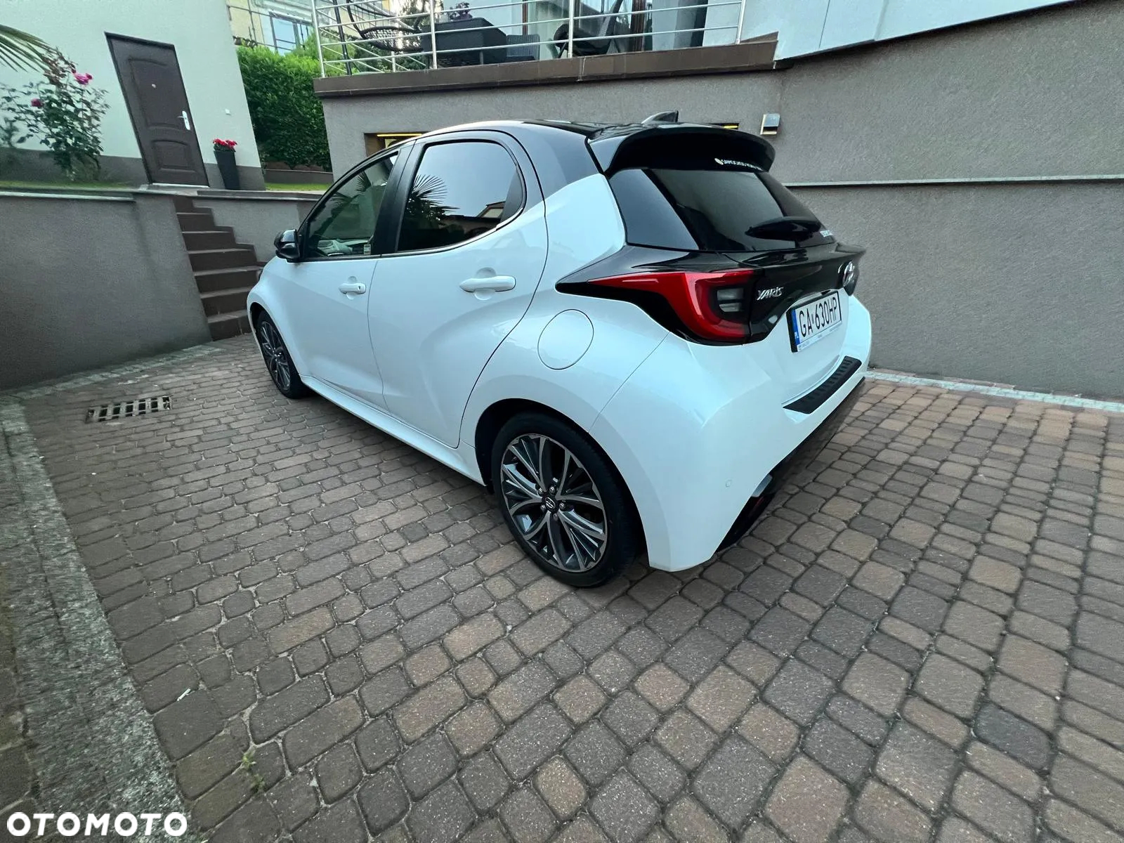 Toyota Yaris Hybrid 1.5 Executive - 4