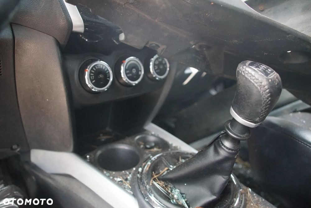 Auto na części - Citroen C4 Aircross 1.6 HDI 114 KM 9H05 F6MBC1ABZ KTZ 2015R Silnik Skrzynia Drzwi Błotnik Szyba Lusterko Klamka Lampa Deska Kokpit Sterownik Moduł Czujnik Licznik Kierownica Panel - 12