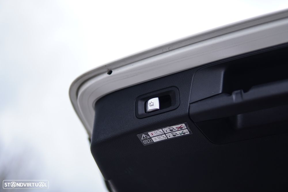 Mercedes-Benz C 300 BlueTEC Hybrid Avantgarde + - 27