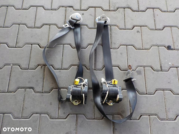 VW T5 PAS BEZPIECZEŃSTAWA PRZÓD PRAWY LEWY