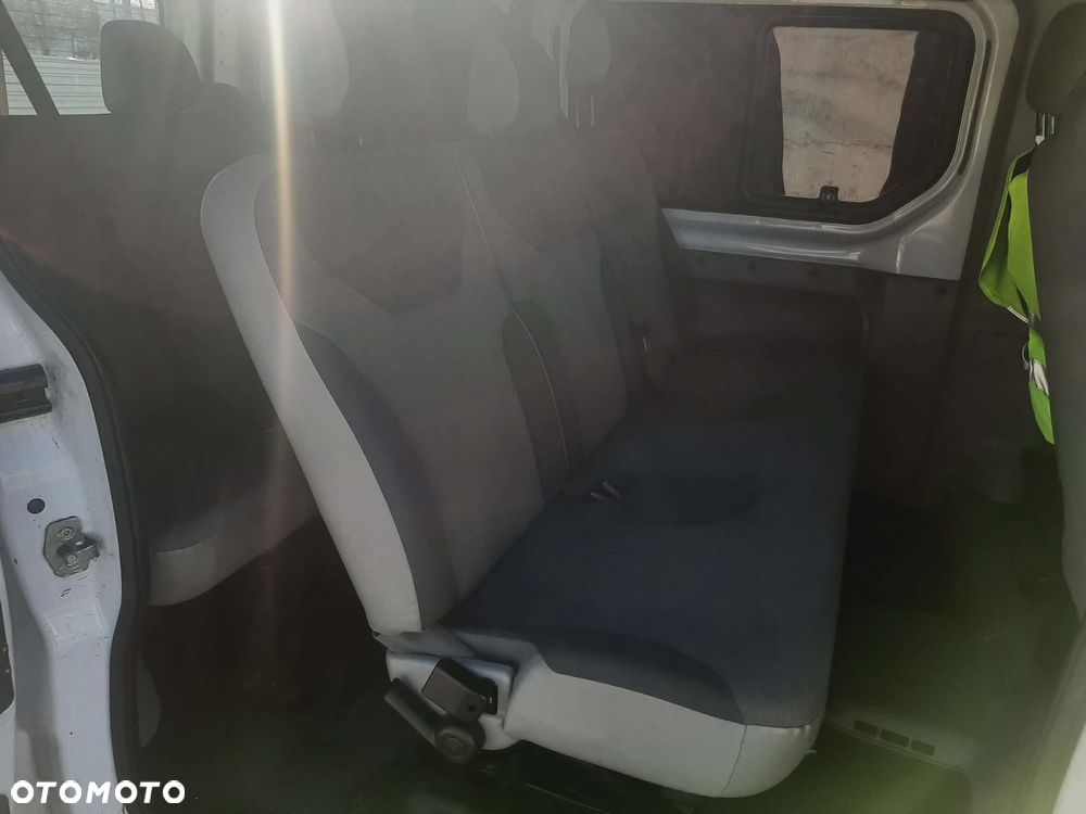 Renault Trafic Passenger Expression - 12