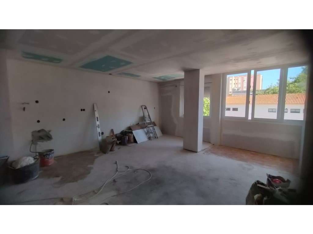 T3 Remodelado no Bairro de Montalvão - Grande imagem: 4/22