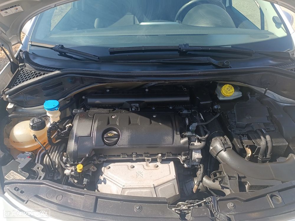 Peugeot 207 1.4 16V Trendy - 29