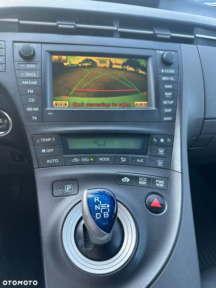 Toyota Prius (Hybrid) Executive - 6