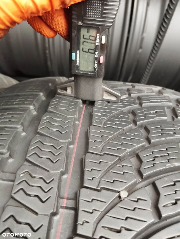Nokian Tyres WR A4 245 35 20 95 W 3PMSF XL Opony zimowe - 4