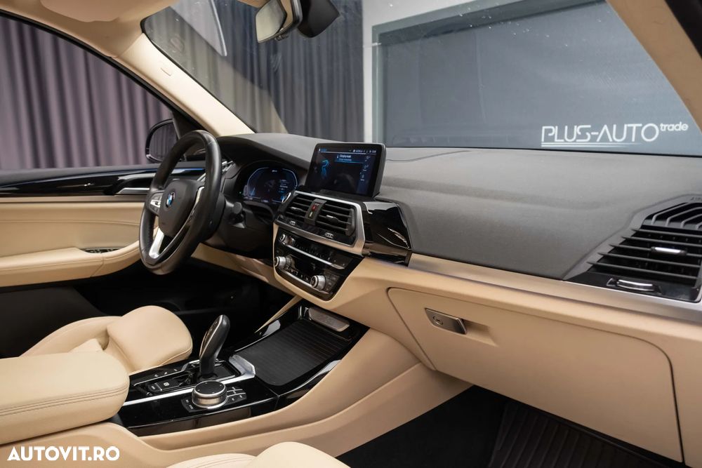 BMW X3 xDrive30e AT PHEV - 38