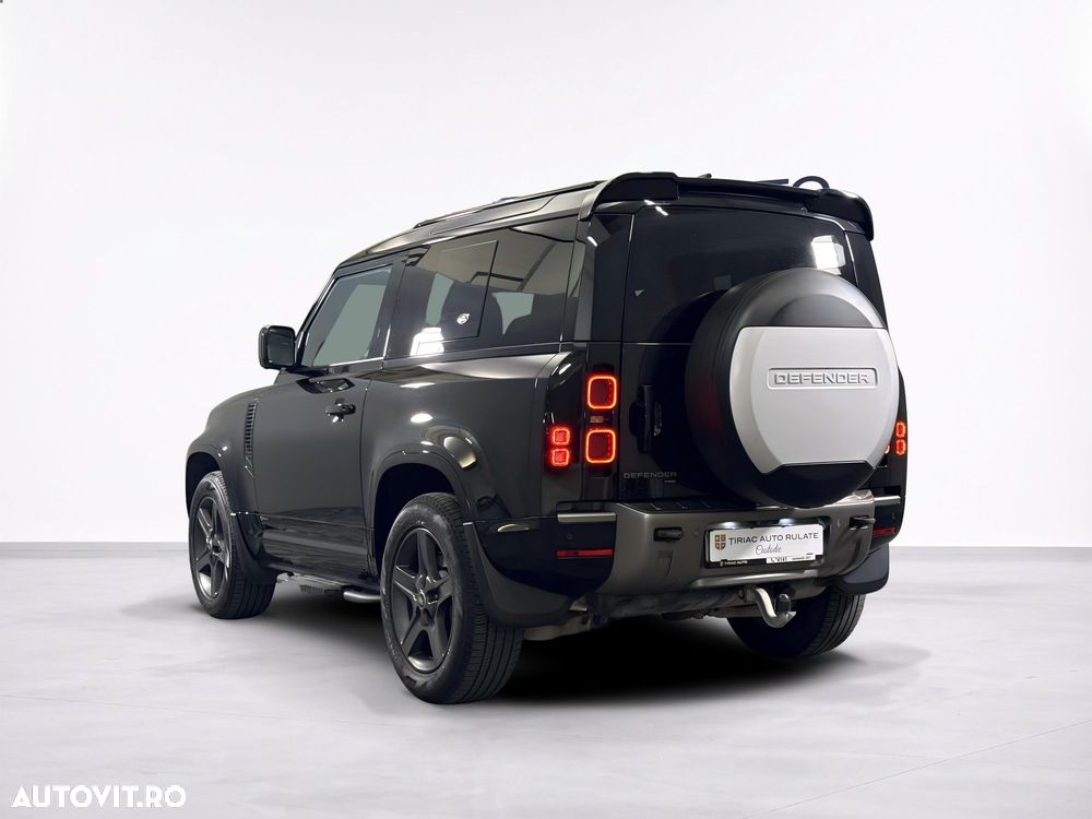 Land Rover Defender - 4