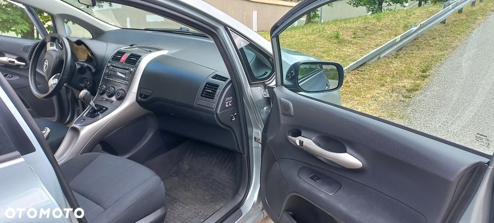 Toyota Auris - 13