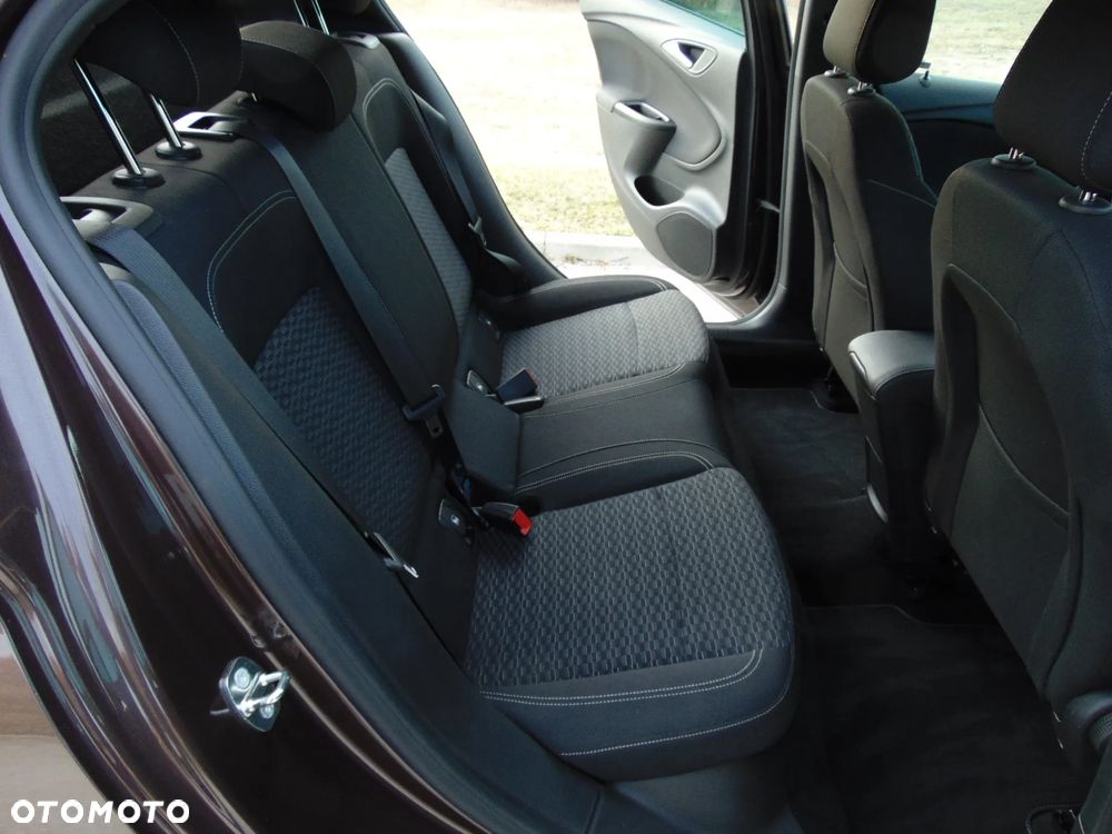 Opel Astra 1.4 Turbo Innovation - 11