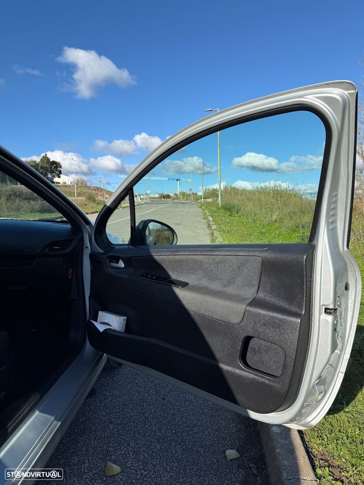 Peugeot 207 1.4 HDi Urban - 13