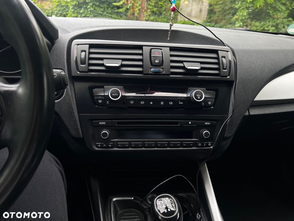 BMW Seria 1 116i - 15