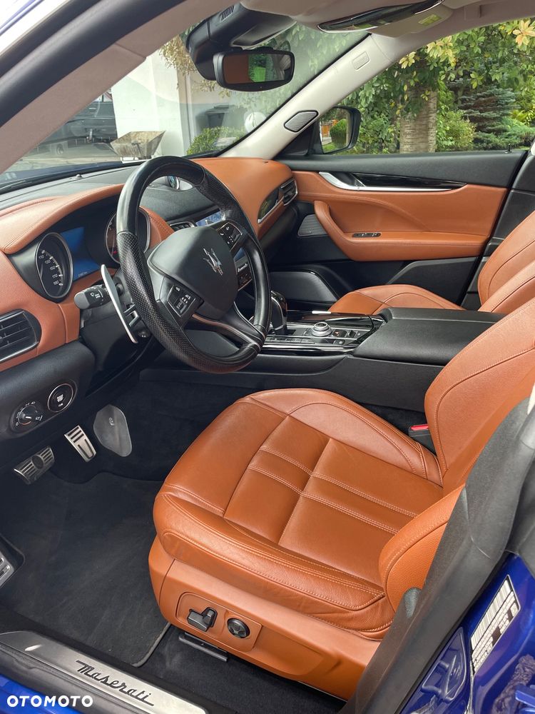 Maserati Levante - 15