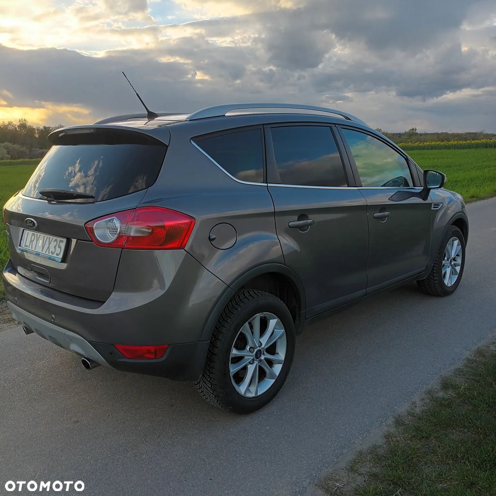 Ford Kuga 2.0 TDCi 2x4 Titanium - 11