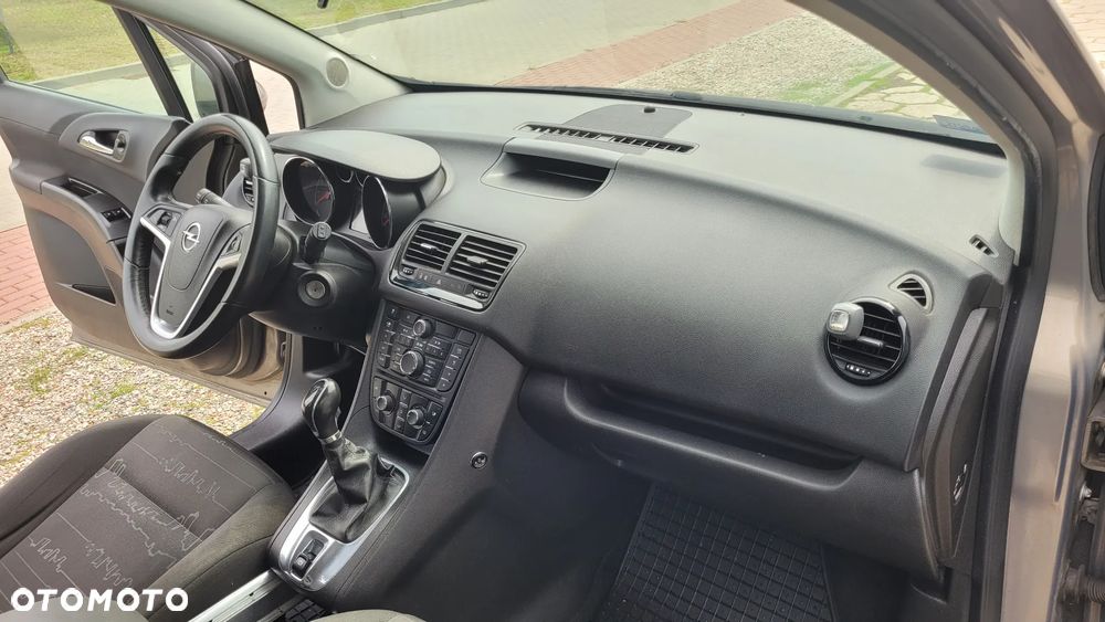 Opel Meriva - 12
