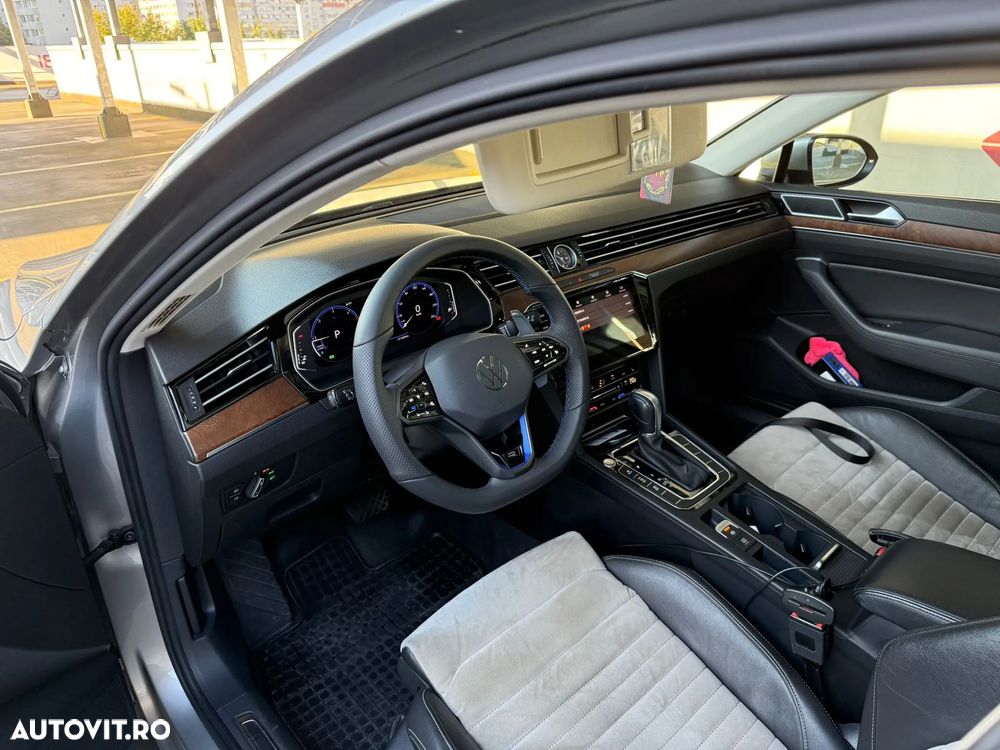 Volkswagen Passat Variant 2.0 TDI DSG 4Motion Highline - 31
