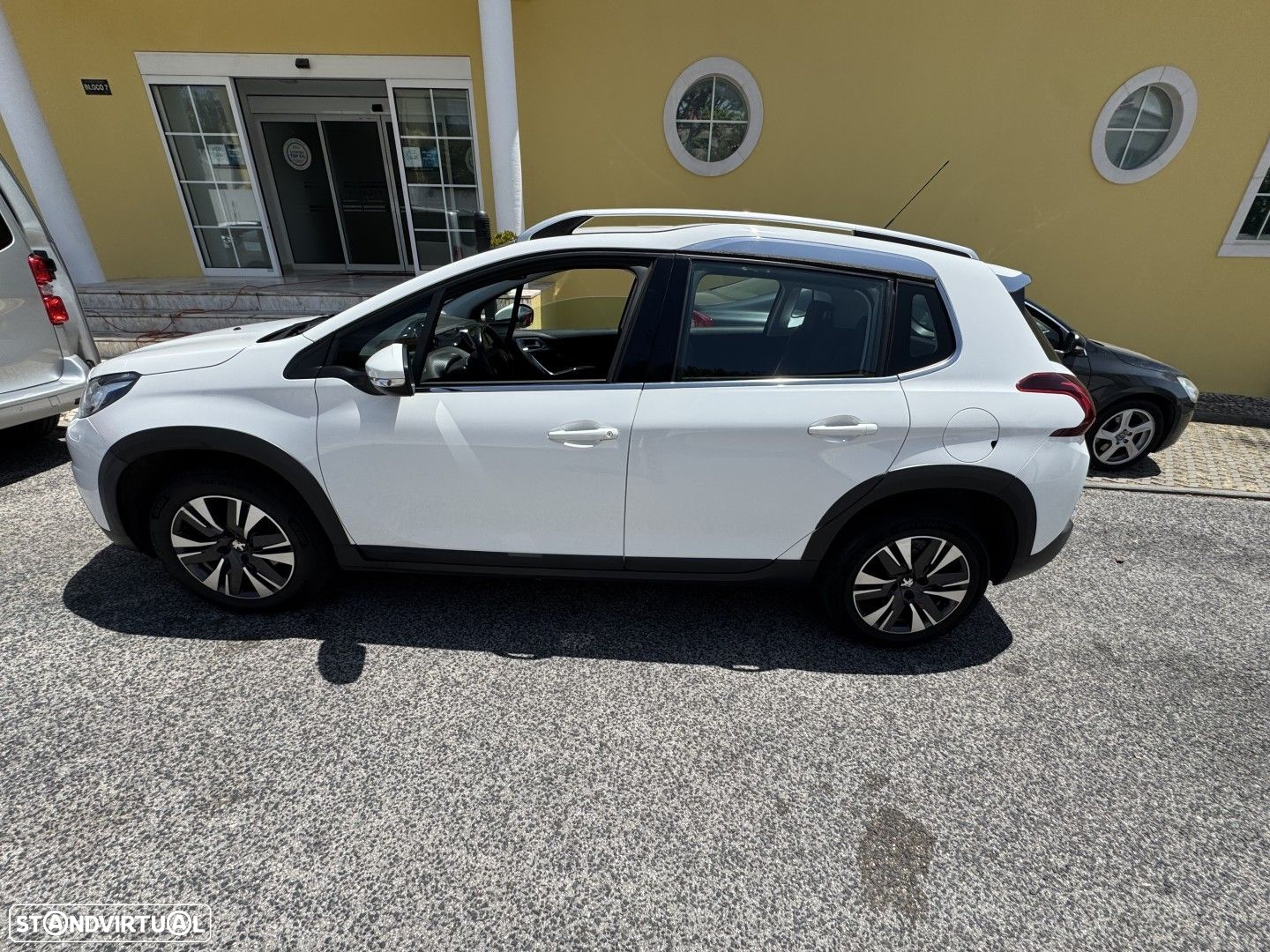 Peugeot 2008 1.2 PureTech Allure EAT6 - 6