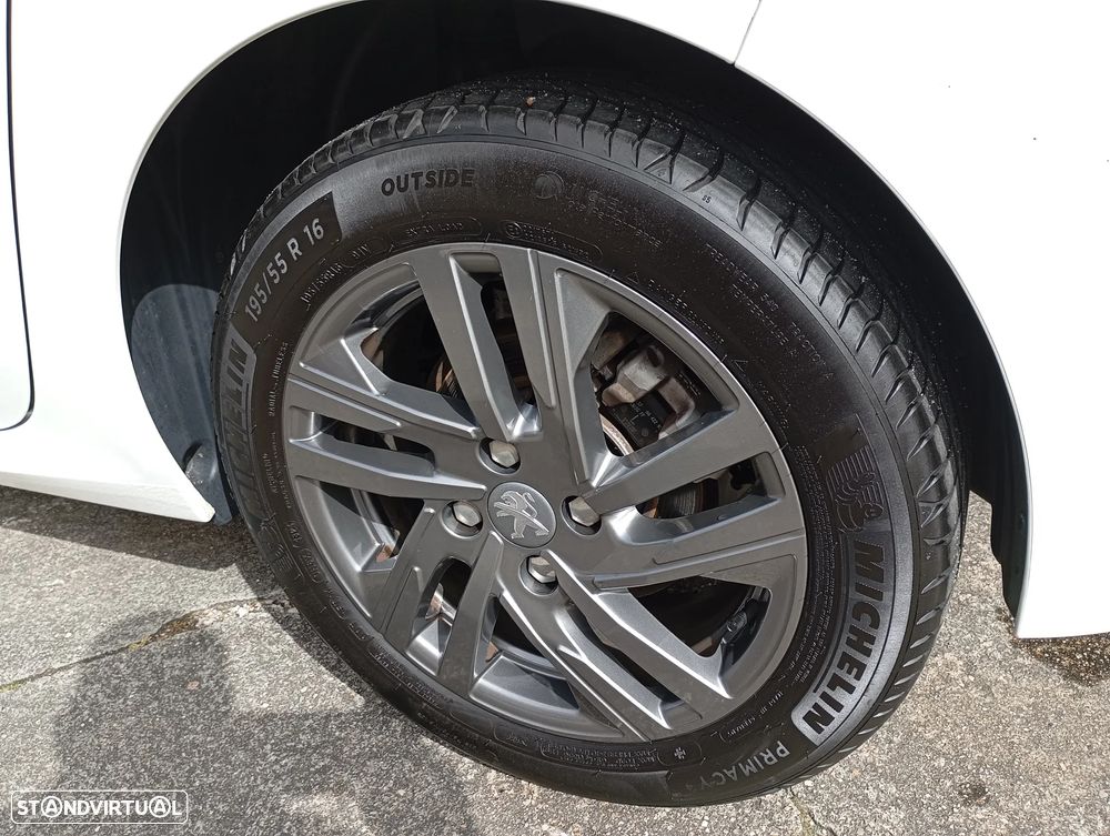 Peugeot 208 PureTech 100 EAT8 Active Pack - 9