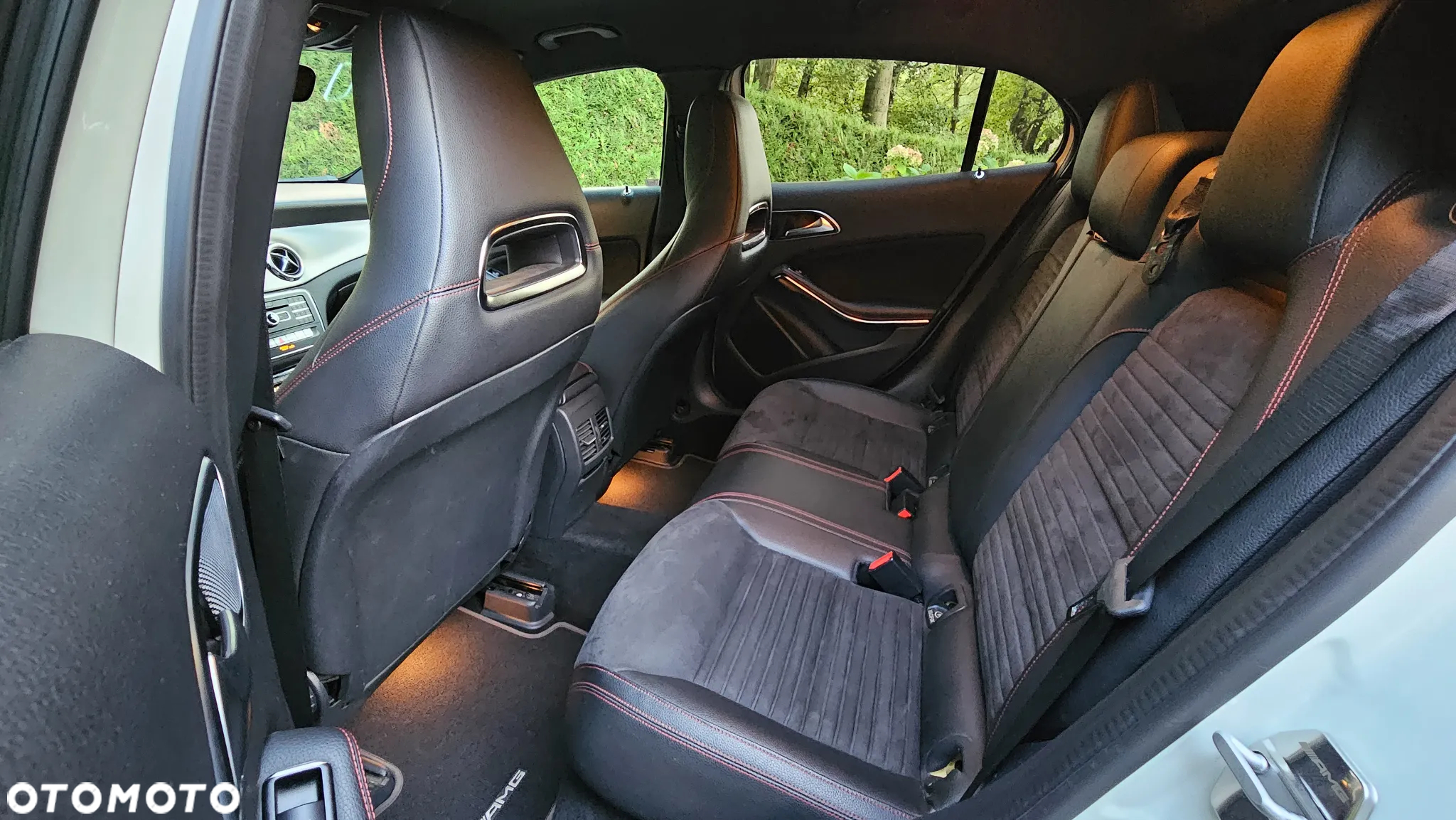 Mercedes-Benz GLA 200 d 7G-DCT AMG Line - 24