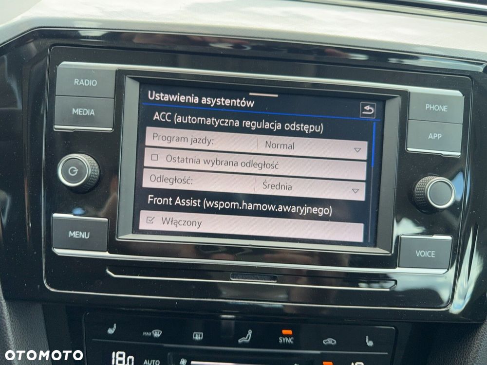 Volkswagen Passat - 30