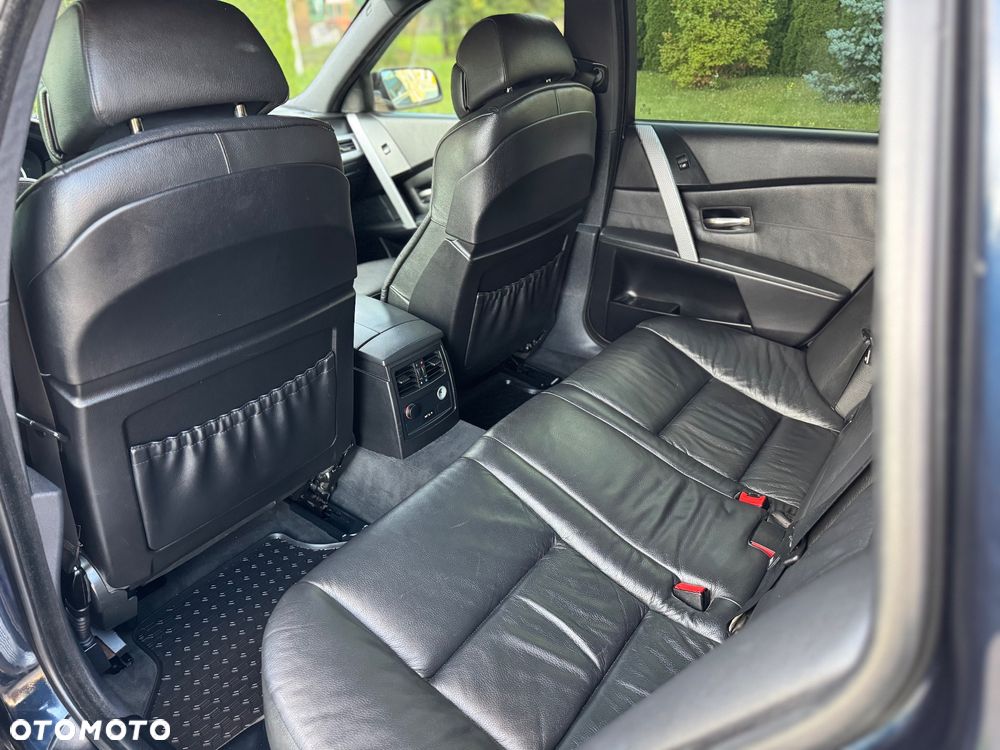 BMW Seria 5 530d Touring - 24