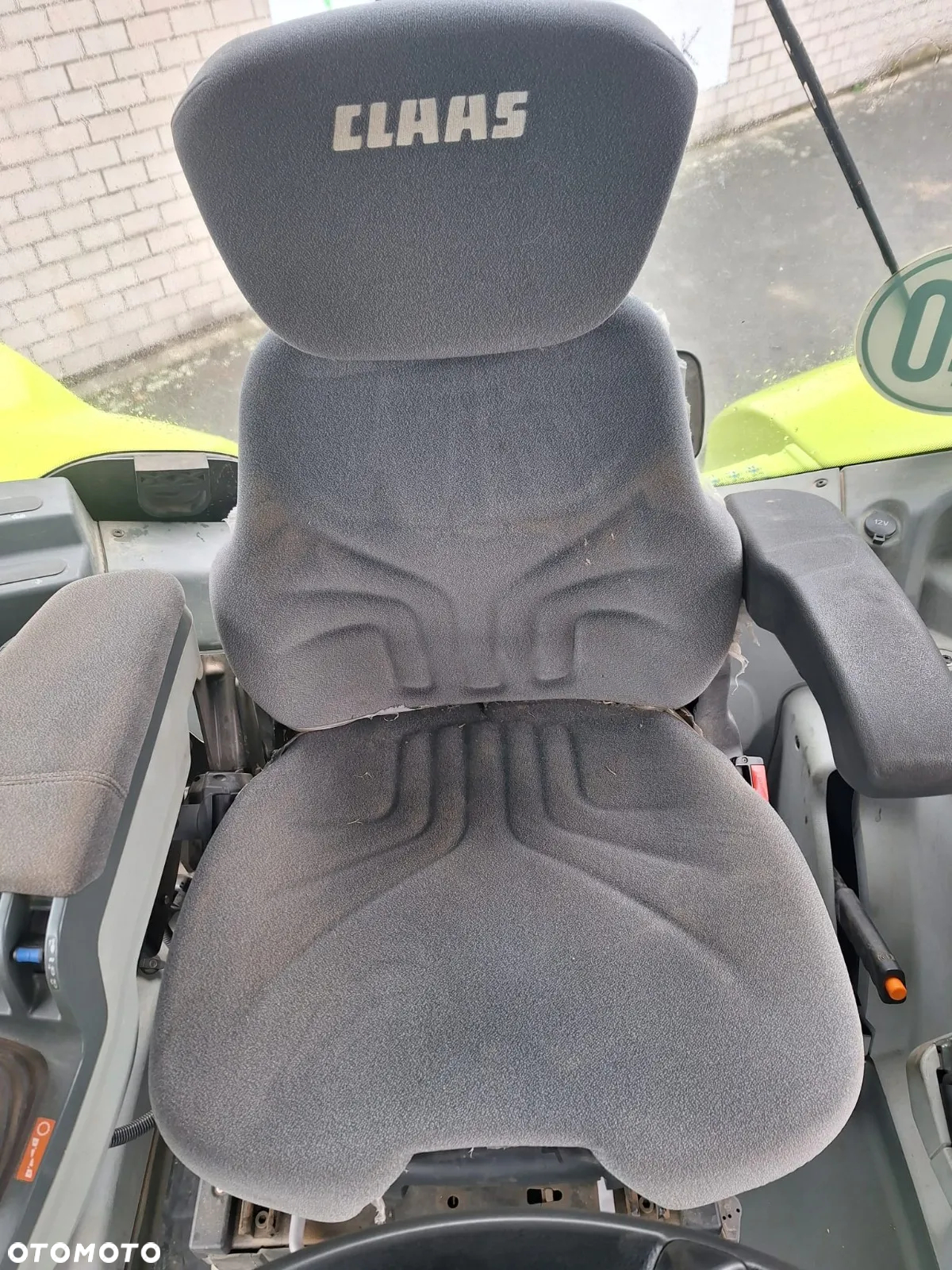 Claas ARION 620 CEBIS Hexashift - 11