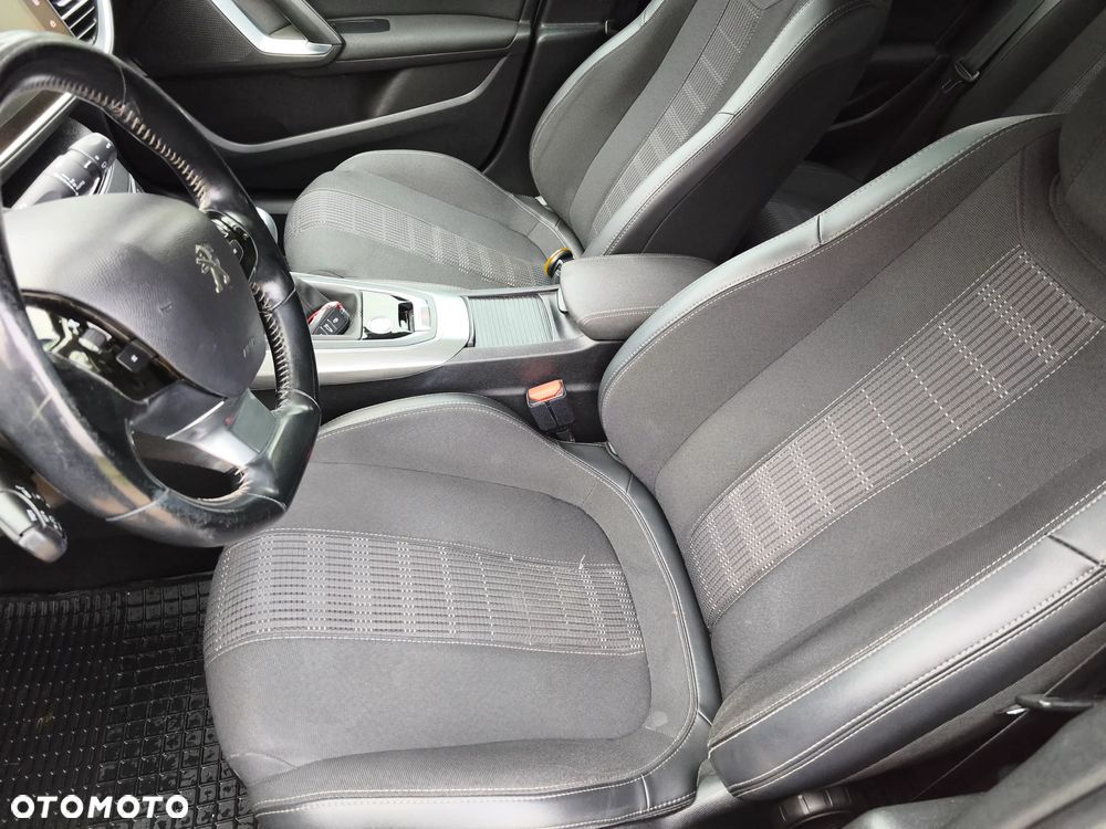 Peugeot 308 BlueHDi FAP 130 Stop & Start Allure Pack - 11