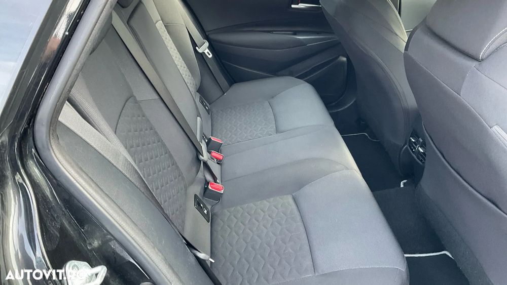 Toyota Corolla 1.8 HSD Business - 12