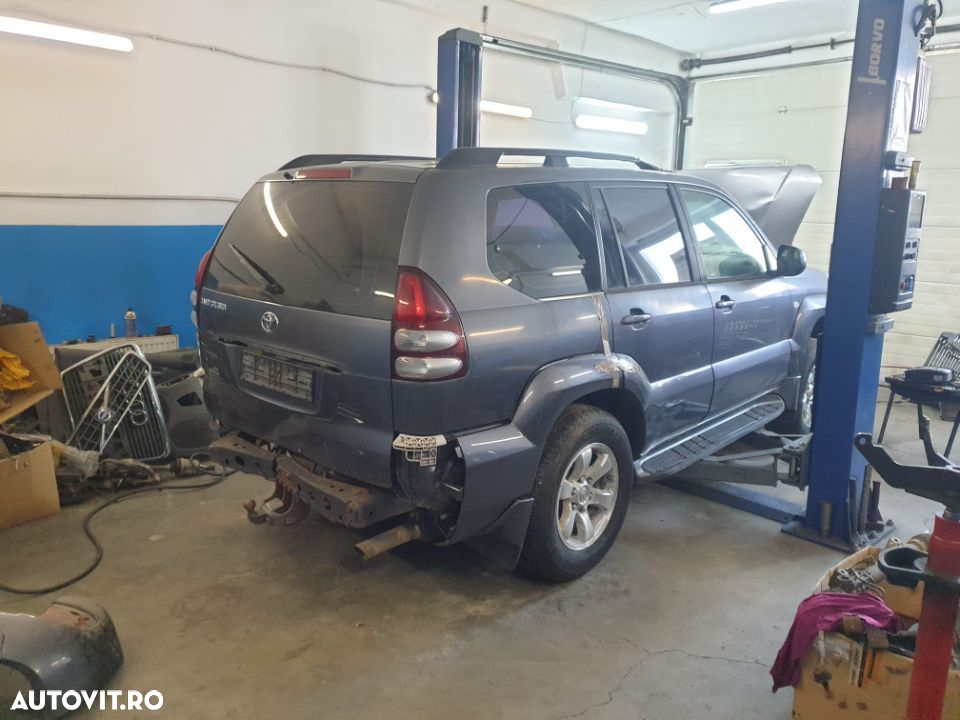 Toyota Land Cruiser J120 capota motor haion orice se vede in poze - 3
