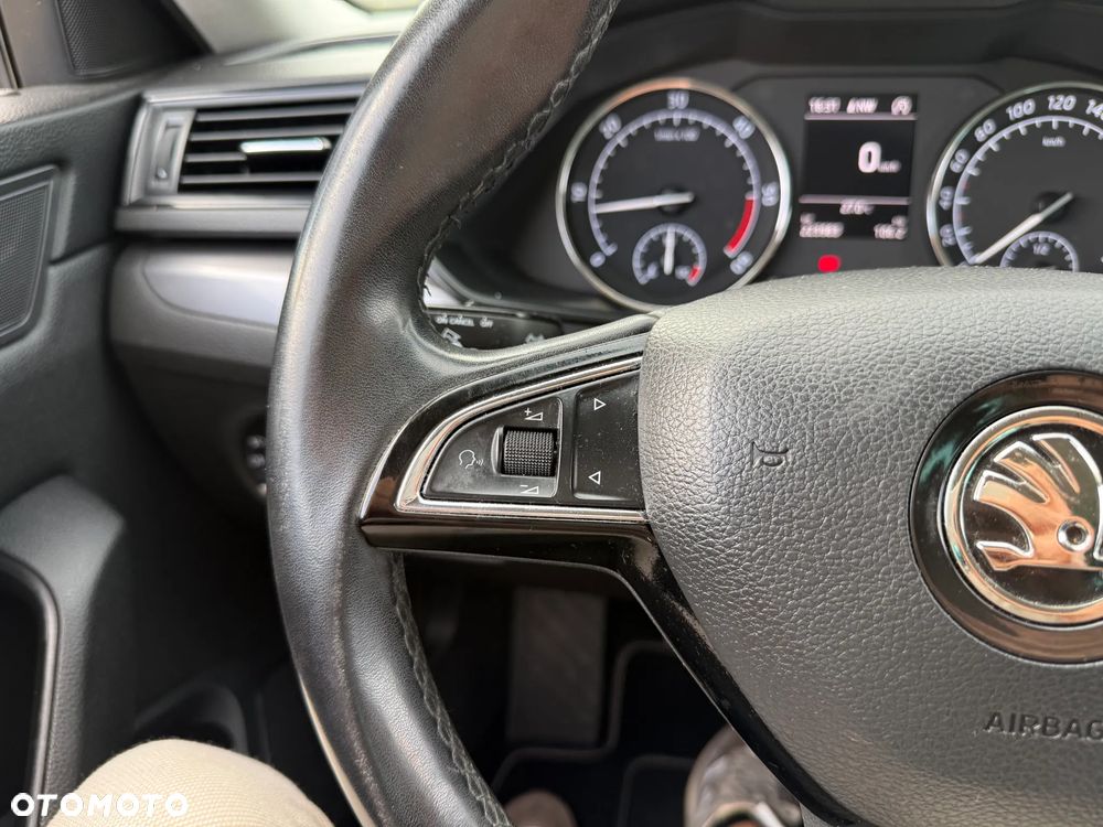 Skoda Superb 2.0 TDI Premium Edition - 14