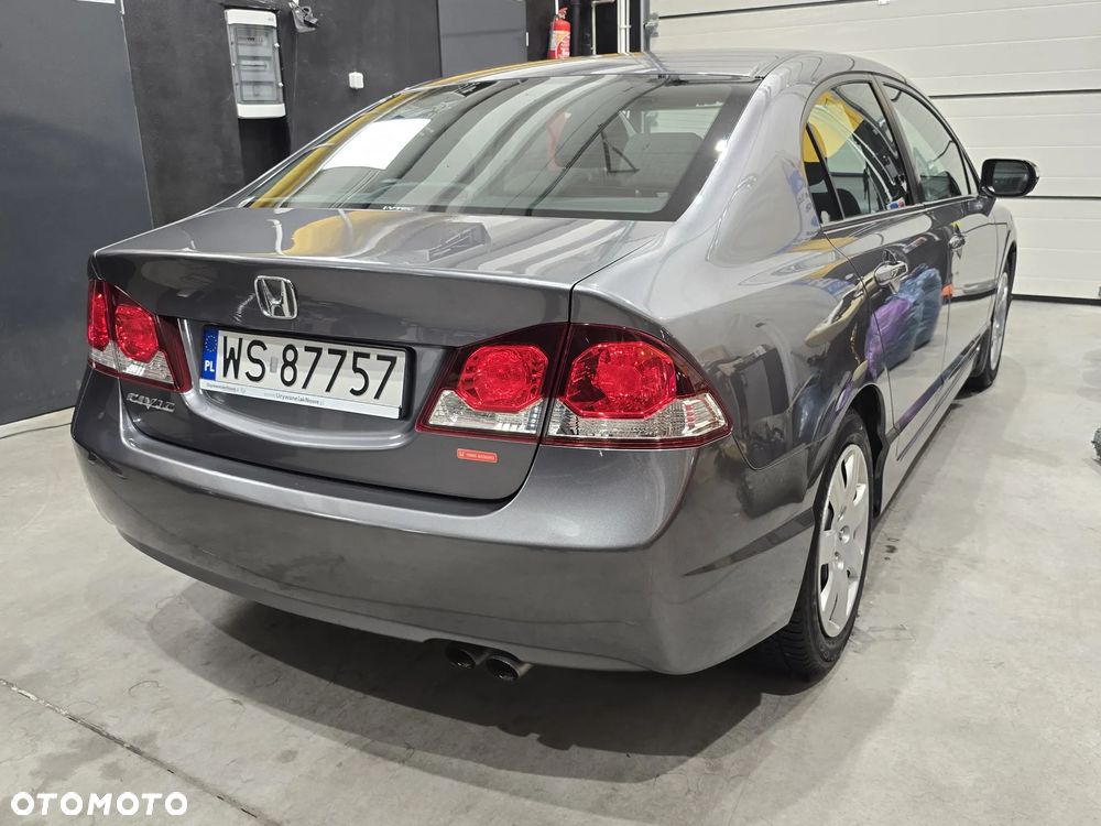 Honda Civic 1.8 Comfort - 2