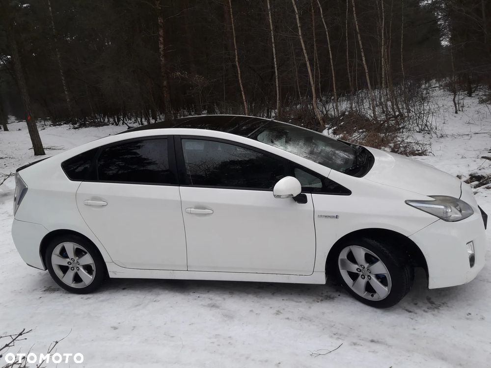 Toyota Prius - 4