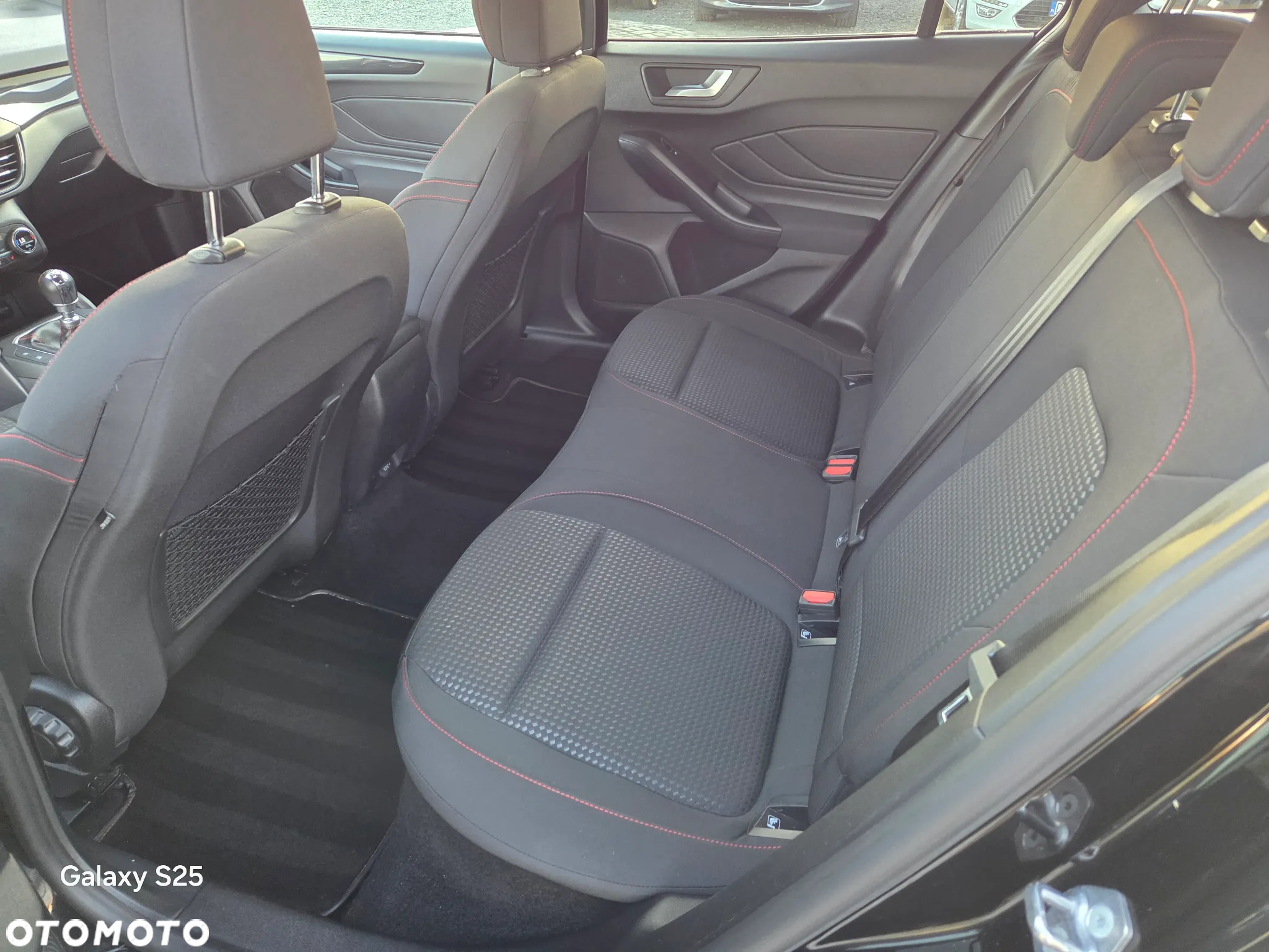 Ford Focus 1.0 EcoBoost Hybrid ST-LINE - 9