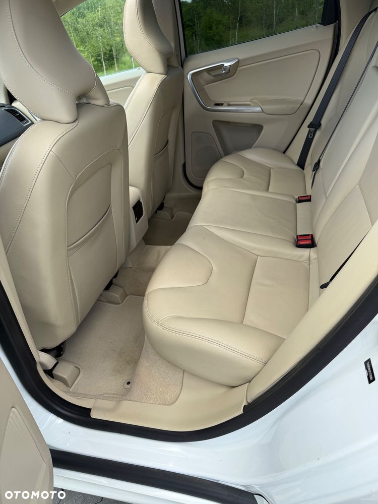 Volvo XC 60 T6 AWD Momentum - 8