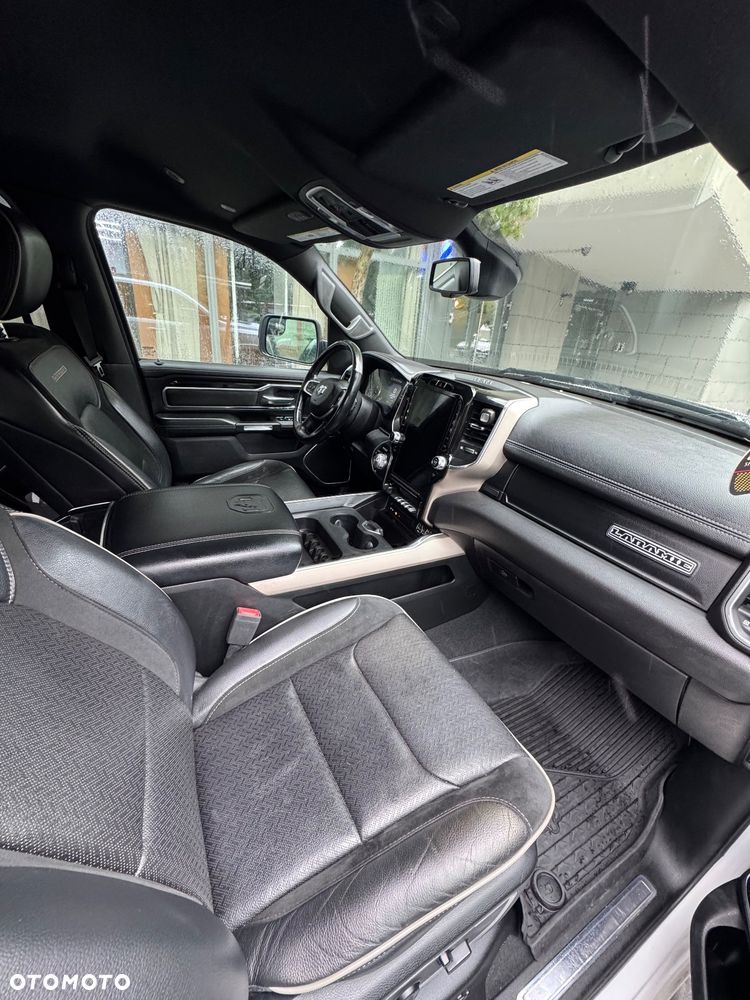 RAM 1500 Crew Cab Shortbed Laramie - 12